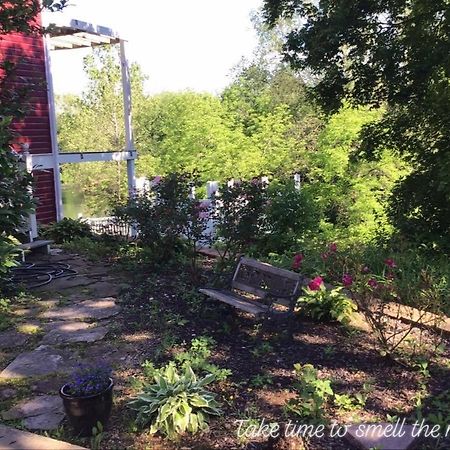 Plain & Fancy Bed & Breakfast Ironton 외부 사진