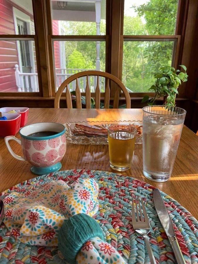 Plain & Fancy Bed & Breakfast Ironton 외부 사진