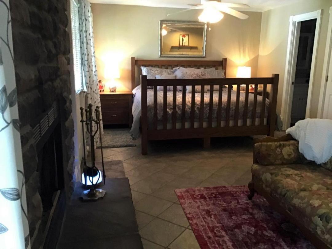Plain & Fancy Bed & Breakfast Ironton 외부 사진