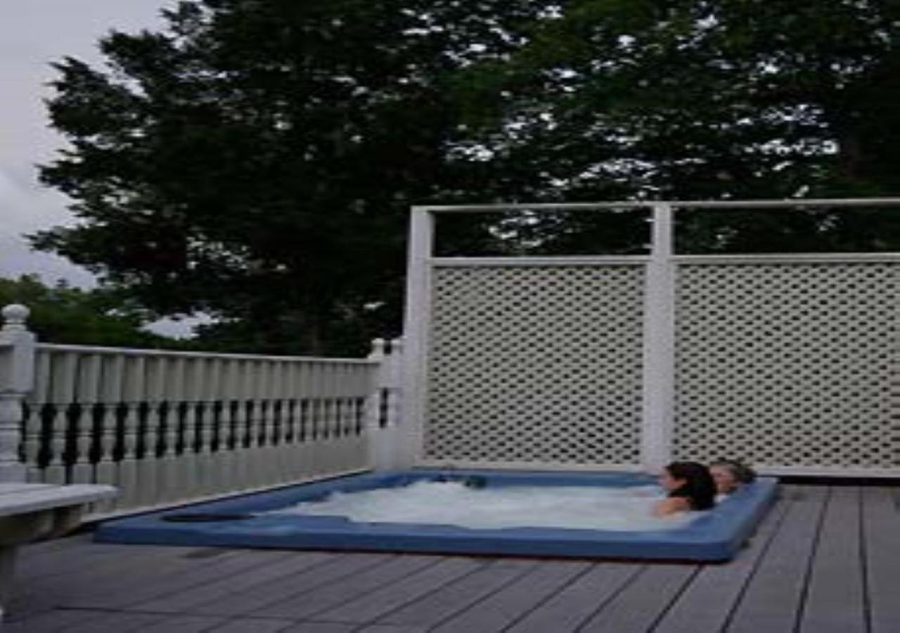 Plain & Fancy Bed & Breakfast Ironton 외부 사진