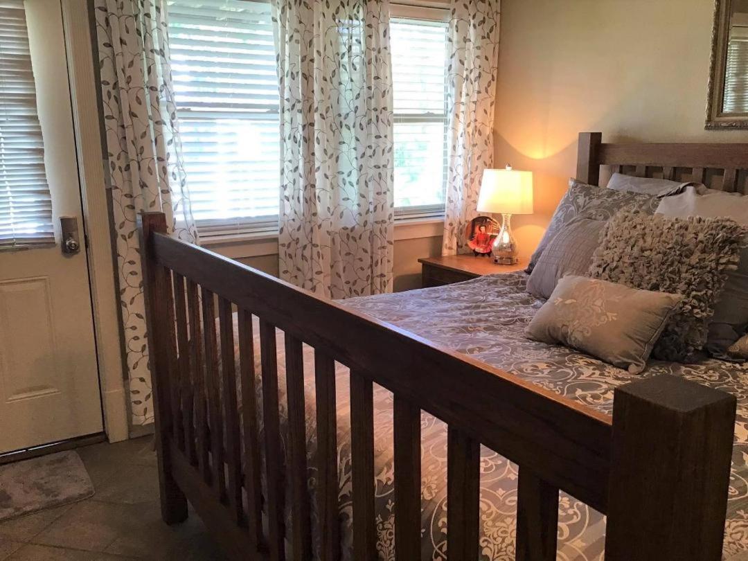 Plain & Fancy Bed & Breakfast Ironton 외부 사진